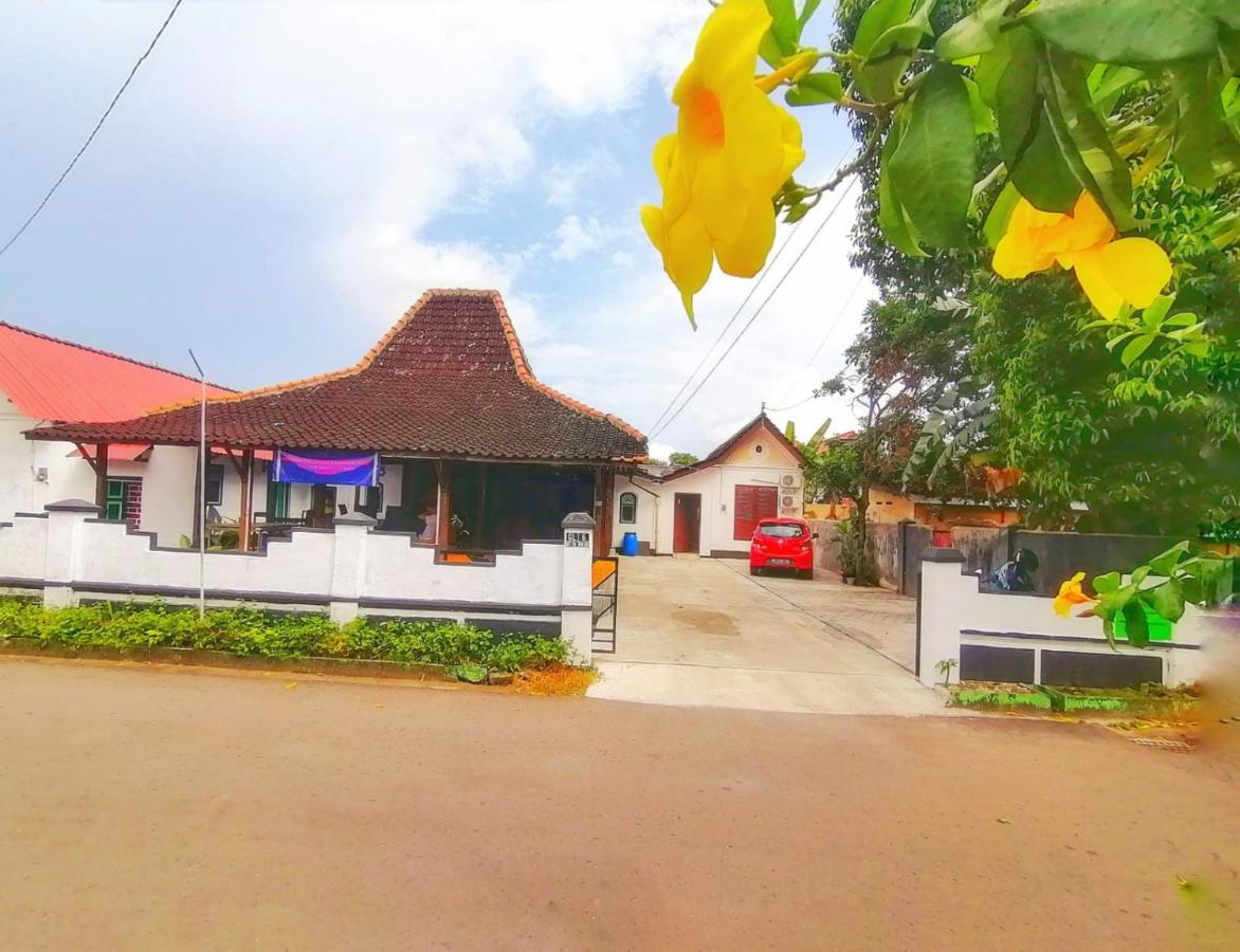 Reddoorz Syariah @ Ndalem Kembang Sore يوغياكارتا المظهر الخارجي الصورة