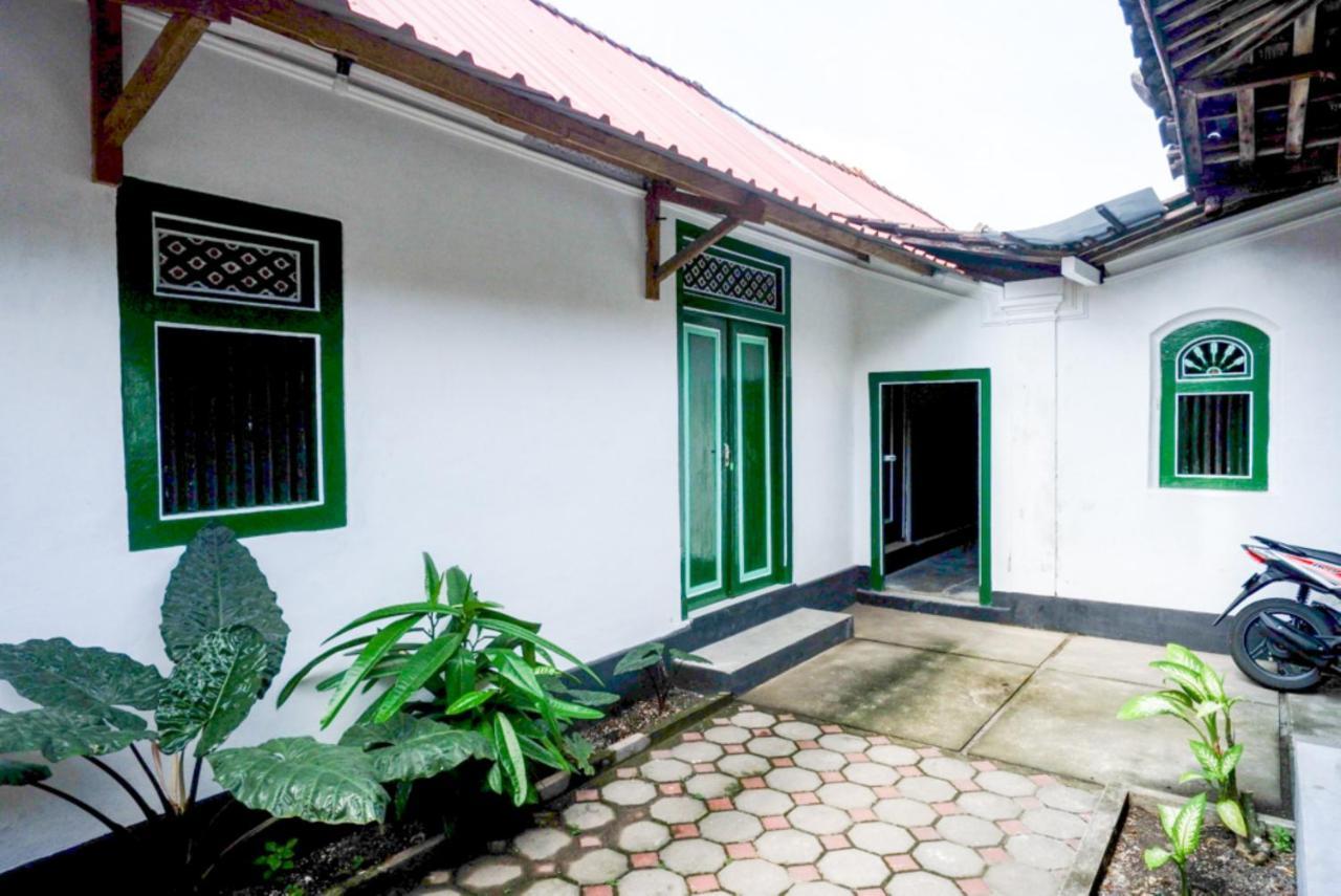 Reddoorz Syariah @ Ndalem Kembang Sore يوغياكارتا المظهر الخارجي الصورة